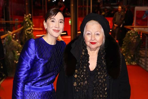 Bilder des Jahres 2025, Entertainment 02 Februar Entertainment Themen der Woche KW08 News Bilder des Tages Entertainment Bilder des Tages Sibel Kekilli und Hanna Schygulla bei der Yunan Film Premiere im Rahmen der 75. Internationale Filmfestspiele Berlinale am 19.02.2025 in Berlin Berlinale 2025 - Yunan Filmpremiere