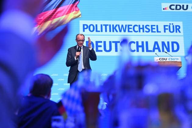Bilder des Jahres 2025, News 02 Februar News Themen der Woche KW08 News Bilder des Tages Friedrich Merz (CDU Vorsitzender und Kanzlerkandidat) bei seiner Rede. CDU CSU Schlusskundgebung zur Bundestagswahl am 22.02.2025 im Loewenbraeukeller in Muenchen,
