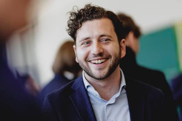 Felix Banaszak, Co-Vorsitzender von Buendnis 90 Die Gruenen, aufgenommen im Rahmen der Konstituierenden Fraktionssitzung von Buendnis 90 Die Gruenen nach der Bundestagswahl in Berlin, 25.02.2025. Berlin Deutschland Copyright: xFlorianxGaertnerx