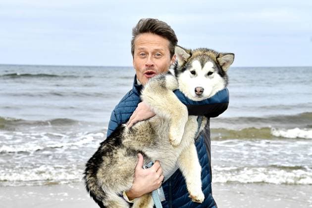 Bilder des Jahres 2025, Entertainment 03 März Entertainment Themen der Woche KW09 Entertainment Bilder des Tages Roman Knizka beim Baltic Lights Schlittenhunderennen am 1.03.2025 in Heringsdorf auf Usedom Baltic Lights Schlittenhunderennen 2025 auf Usedom