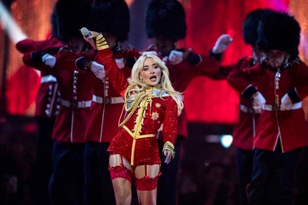 Bilder des Jahres 2025, Entertainment 03 März Entertainment Themen der Woche KW09 Sabrina Carpenter performing live at the 2025 BRIT awards ceremony, O2 Arena, London, on 1 March 2025 Sabrina Carpenter performing live at the 2025 BRIT awards ceremony, O2 Arena, London, on 1 March 2025 Sabrina Carpenter is an American singer, songwriter, and actress. She gained prominence starring on the Disney Channel series Girl Meets World (˜14 ™17), and signed with the Disney-owned Hollywood Records. She released her debut single, Can t Blame a Girl for Trying in ˜14., Credit:Dafydd Owen Avalon The O2, Greater London, London Copyright: xDafyddxOwenx xAvalonx 0970768666