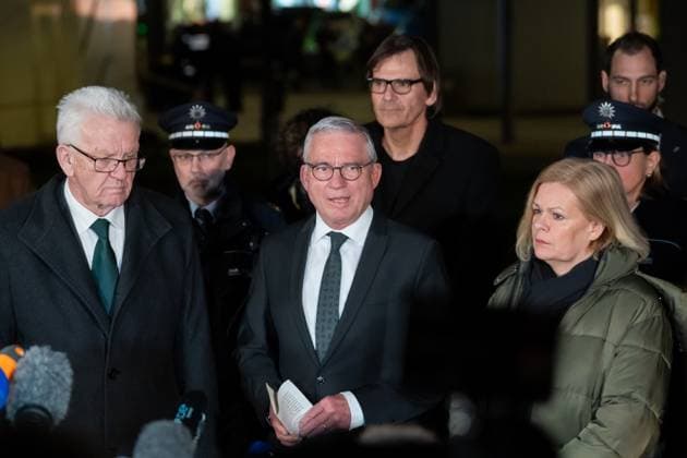 Nachdem ein Auto in eine Menschenmenge in der Innenstadt von Mannheim gerast ist. Thomas Strobl (Innenminister BaWü, Baden-Württemberg) Nancy Faeser (Innenminsterin Bundesregierung) Winfried Kretschmann (Ministerpräsident Baden-Württemberg)