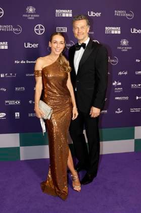 Annemarie Carpendale mit Ehemann Wayne Carpendale beim 72. Bundespresseball 2025 im Hotel Adlon Kempinski. Berlin, 04.04.2025