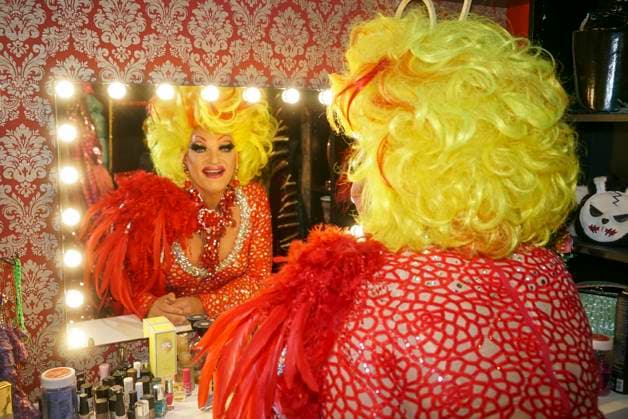 Bilder des Jahres 2025, Entertainment 04 April Entertainment Themen der Woche KW15 Entertainment Bilder des Tages Dragqueen Olivia Jones die Travestie-Kunstfigur von Oliver Knoebel Neuer Fummelfundus in Olivia Jones Bar auf der Grossen Freiheit auf Hamburg St.Pauli am 07.04.2025 Hamburg Deutschland