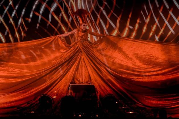 Bilder des Jahres 2025, Entertainment 04 April Entertainment Themen der Woche KW15 11.04.2025, xkkux, Düsseldorf, RuPauls Drag Race Werq the World in der Mitsubishi Electric HALLE. Sasha Velour als Host, Derrick Barry als Britney Spears, Jaida Essence Hall als Beyonce, Jorgeous als Jennifer Lopez, Roxxxy Andrews als Mariah Carey, Vanessa Vanjie als Rihanna NRW Deutschland