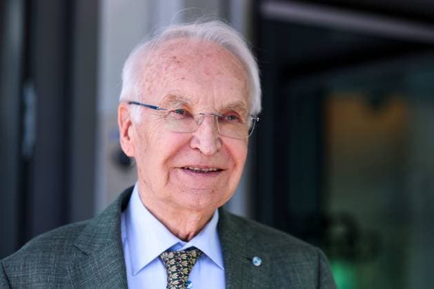 Pressekonferenz nach Sitzung des CSU-Vorstands am 28.04.2025 in der CSU Landesleitung in München Edmund Stoiber ( Ehrenvorsitzender CSU )