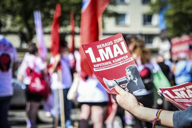 RECORD DATE NOT STATED 1. Mai Demo in Rüttenscheid, Gewerkschaften, Parteien, Verbände ziehen über die Rüttenscheider Straße und demonstrieren ** NUR FÜR REDAKTIONELLE ZWECKE ** EDITORIAL USE ONLY **<p>1. Mai Demo in Rüttenscheid am Donnerstag, dem 01. Mai 2025. 1. Mai Demo in Rüttenscheid, Gewerkschaften, Parteien, Verbände ziehen über die Rüttenscheider Straße und demonstrieren Deutschland NRW Essen Copyright: KerstinxKokoska
