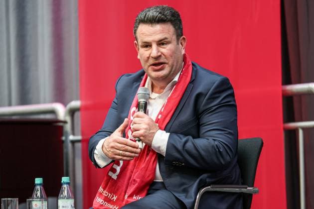 39. Deutscher Evangelischer Kirchentag Halle 17: Podiumsdiskussion Human friendly automation mit Hubertus Heil, geschäftsführender Bundesarbeitsminister Hannover Messegelände Niedersachsen, Region Hannover Germany