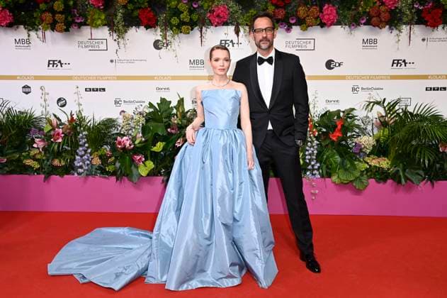 Bilder des Jahres 2025, Entertainment 05 Mai Entertainment Themen der Woche KW19 Karoline Herfurth mit Ehemann Christopher Doll bei der 75. Verleihung des Deutschen Filmpreises 2025 im Theater am Potsdamer Platz. Berlin, 09.05.2025