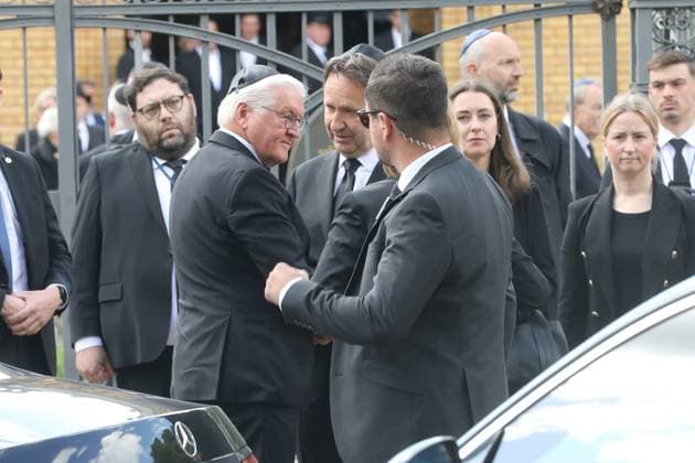 Bilder des Jahres 2025, News 05 Mai News Themen der Woche KW20 Beerdigung von Margot Friedländer Frank Walter Steinmeier bei der Ankunft zur Beerdigung von Margot Friedländer in Berlin Berlin Deutschland Copyright: xMatthiasxGränzdörferx
