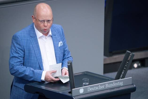 Deutscher Bundestag, 4. Plenarsitzung Stefan Seidler (fraktionslos) im Portrait bei seiner Rede zum Tagesordnungspunkt Einsetzung von Ausschuessen bei der 4. Sitzung des Deutschen Bundestag in Berlin, 15.05.2025 Berlin Berlin Deutschland