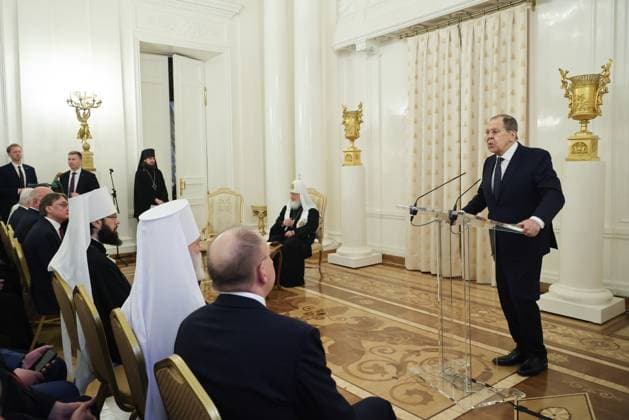 RUSSIA, MOSCOW - MAY 20, 2025: Russia s Foreign Minister Sergei Lavrov (R) speaks during a reception marking the Christian feast of Easter at the Russian Foreign Ministry s Reception House Moscow Russia  - ZUMAt113 20250520_zaa_t113_086 Copyright: xYevgenyxMessmanx
