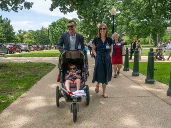 May 20, 2025, Washington, District Of Columbia, USA: Young children from all fifty states, including South Carolina, head to Capitol Hill to advocate for policies prioritizing infants, families and their families and to speak out against cuts to funding supporting family-friendly programs. This ninth annual Strolling Thunder lobbying day is organized by the non-partisan early childhood advocacy group, Zero to Three. Washington USA - ZUMAd155 20250520_znp_d155_019 Copyright: xSuexDorfmanx