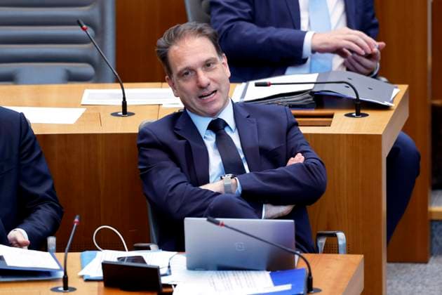 Politiker Christian Loose (AfD) bei einer Plenarsitzung im Landtag NRW. Im Landtag NRW ging es am Donnerstag um die Ankündigung Belgiens, die alten Atomkraftwerke Tihange 3 und Doel 4 noch zehn Jahre lang (bis 2035) weiterlaufen zu lassen. Düsseldorf, 22.05.2025 NRW Deutschland Copyright: xChristophxHardtx