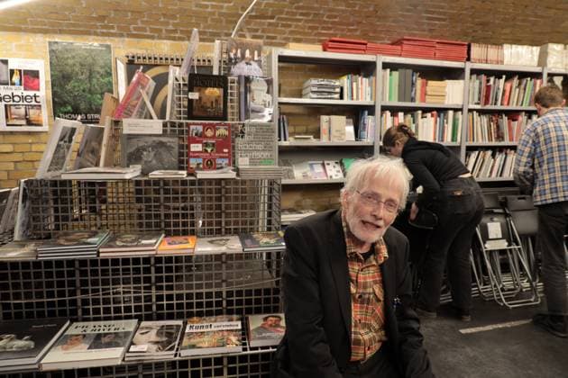 Timm Ulrichs, Konzeptkünstler, Bücherbogen am Savignyplatz
