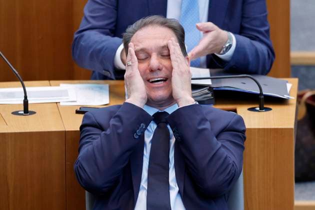 Politiker Christian Loose (AfD) bei einer Plenarsitzung im Landtag NRW. Im Landtag NRW ging es am Donnerstag um die Ankündigung Belgiens, die alten Atomkraftwerke Tihange 3 und Doel 4 noch zehn Jahre lang (bis 2035) weiterlaufen zu lassen. Düsseldorf, 22.05.2025 NRW Deutschland Copyright: xChristophxHardtx