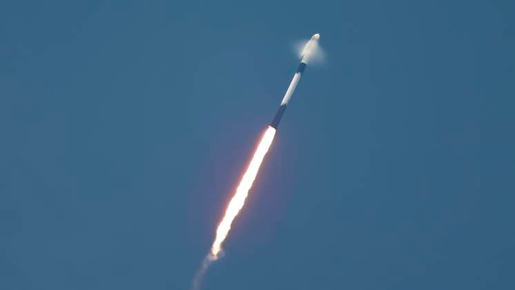 May 24, 2025, Merritt Island, Florida, USA: A SpaceX Falcon 9 rocket carrying 23 Starlink satellites, including 13 with Direct to Cell capabilities, lifts off from Space Launch Complex-40 at Cape Canaveral Space Force Station, Florida, at 1:19 p.m. EDT on May 24, 2025. Merritt Island USA - ZUMAb267 20250524_znp_b267_004 Copyright: xCharlesxBriggsx