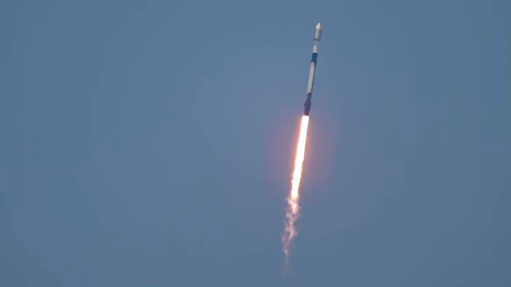 May 24, 2025, Merritt Island, Florida, USA: A SpaceX Falcon 9 rocket carrying 23 Starlink satellites, including 13 with Direct to Cell capabilities, lifts off from Space Launch Complex-40 at Cape Canaveral Space Force Station, Florida, at 1:19 p.m. EDT on May 24, 2025. Merritt Island USA - ZUMAb267 20250524_znp_b267_005 Copyright: xCharlesxBriggsx