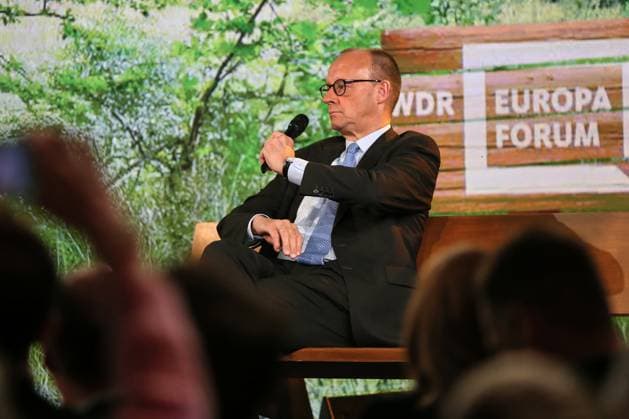 Berlin, Deutschland, 26.05.2025: Station: Digitalmesse Re:publica: Bundeskanzler Friedrich Merz (CDU) (rechts) auf der Bühne des WDR Europaforum Copyright: xdtsxNachrichtenagenturx dts_68875