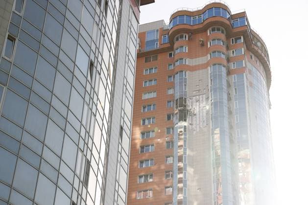 RUSSIA, MOSCOW - MAY 29, 2025: A view of an apartment building in western Moscow damaged by drone fragments Moscow Russia  - ZUMAt113 20250529_zaa_t113_006 Copyright: xValeriaxKaluginax