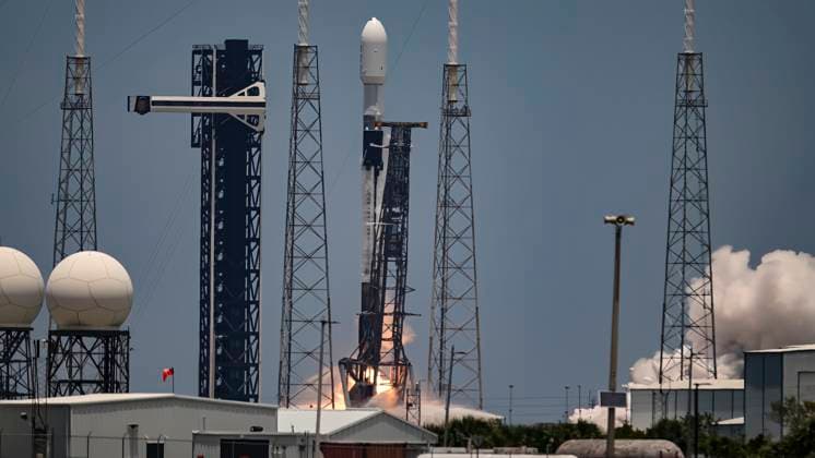 May 30, 2025, Merritt Island, Florida, USA: A SpaceX Falcon 9 rocket launches from Space Launch Complex 40 at Cape Canaveral Space Force Station (CCSFS), Florida, carrying U.S. Space ForceÃ¢â‚¬â ¢s eighth Global Positioning System (GPS) 3 satellite on May 30, 2025, at 1:37 p.m. EDT. Merritt Island USA - ZUMAb267 20250530_znp_b267_004 Copyright: xCharlesxBriggsx