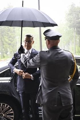 Finland s President Alexander Stubb arrives at the Hanaholmen Cultural Centre in Espoo, Finland on 2nd June, 2025. Espoo Finland Copyright: xEmmixKorhonenx LKFTFX20250602181649EMGR