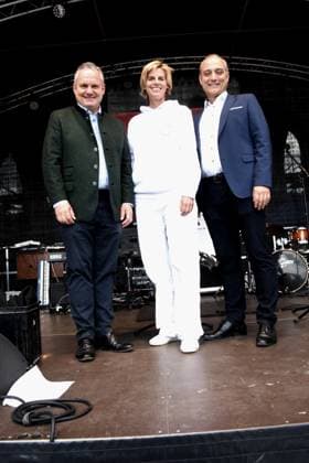 Dr Christian Scharpf Wirtschaftsreferent Cosima Baron Ferndez Cordoba Verbindungsbuero Europa Parlament Wolfgang Buecherl Europaeischeen Kommussion Regionalvertretung Muenchen 24.05.2025 Odeonsplatz Ludwigstrasse Festival Muenchen