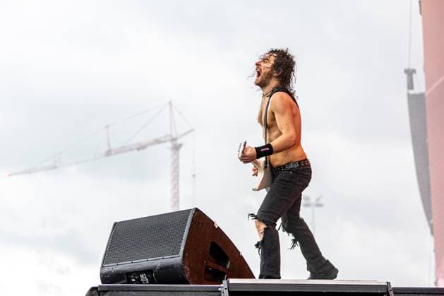 Bilder des Jahres 2025, Entertainment 06 Juni Entertainment Themen der Woche KW23 ROCK AM RING 2025 am Nürburgring 2. Tag Samstag - 07.06.2025 AIRBOUREN auf der Mandora Stage - Das 3 Tage Festival ROCK AM RING vom 06. bis 08. Juni 2025 am Nürburgring feiert 40 Jahre auf 4 Bühnen in der Eifel und ist das traditionsreichste Rockfestival Deutschlands. Nürburg Nürburgring Rheinland-Pfalz Deutschland Copyright: xBonn.digitalx xMarcxJohnx