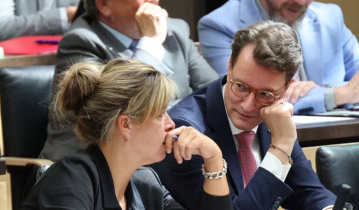 News Bilder des Tages Bundesrat 1055 Sitzung 13.05.2025, Germany, Berlin, Bundesrat, 1055 Sitzung, hierNRW Hendrik Wüst MP und Mona Neubauer Berlin Berlin Germany