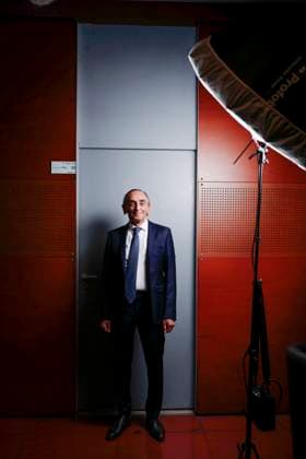 Eric Zemmour On Dimanche En Politique - Paris President of the Reconquete party Eric Zemmour poses for pictures ahead of an interview for Dimanche En Politique on France 3 channel in Paris, France on June 15, 2025. Photo by Stephane Le Tellec ABACAPRESS.COM Paris France  Copyright: xLexTellecxStephane ABACAx