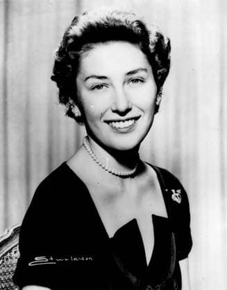 Prinzessin Astrid von Norwegen ist tot Erben Erbin Mitglieder des Königshauses Prominente 13. Februar 1956 Prinzessin Astrid von Norwegen ist 24. Keystone-Fotoshows: Eine bezaubernde neue Studie von Prinzessin Astrid von Norwegen, die gestern ihren 24. Geburtstag feierte. Copyright: xUnitedxArchivesx xkpaxKeystonex 19560213_baf_k09_003