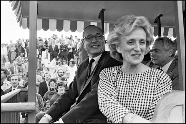 ARCHIVES - JACQUES CHIRAC ACCOMPAGNE DE BERNADETTE, INAUGURE LE PARC A THEMES MIRAPOLIS A COURDIMANCHE EN REGION PARISIENNE EN 1987 Courdimanche France Copyright: xAGENCEx xBESTIMAGExAGENCEx xBESTIMAGEx