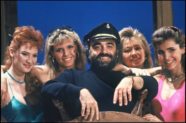 ARCHIVES - DEMIS ROUSSOS ET LES COCOGIRLS (AVEC FANFAN FRANCOISE NICOD KLEBER ET NATTY TARDIVEL BELMONDO) LORS D UN SHOW TELE EN 1986 France Copyright: xASLANx xBESTIMAGExASLANx xBESTIMAGEx