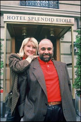 ARCHIVES - DEMIS ROUSSOS ET SA FEMME - RENDEZ VOUS EN 1988 Paris France Copyright: xAGENCEx xBESTIMAGExAGENCEx xBESTIMAGEx