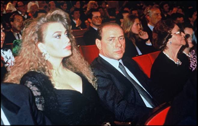 Rétro - Décès de Silvio Berlusconi - ARCHIVES - SILVIO BERLUSCONI ET SA FEMME VERONICA EN 1994 Italie Copyright: xAGENCEx xBESTIMAGExAGENCEx xBESTIMAGEx