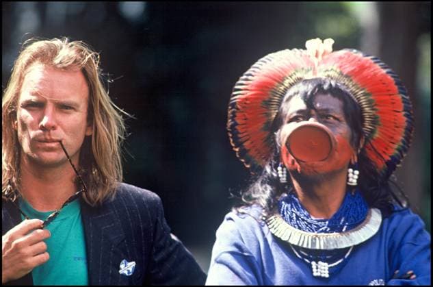 ARCHIVES - STING ET LE CHEF INDIEN DU BRESIL RAONI METUKTIRE EN FRANCE EN 1989 France Copyright: xAGENCEx xBESTIMAGExAGENCEx xBESTIMAGEx