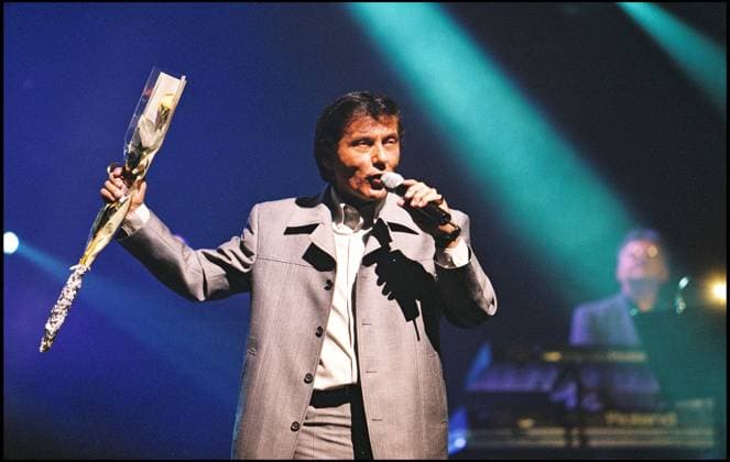 ARCHIVES - FRANK MICHAEL A L OLYMPIA EN 2001 Paris France Copyright: xCOADICxGUIRECx xBESTIMAGExCOADICxGUIRECx xBESTIMAGEx