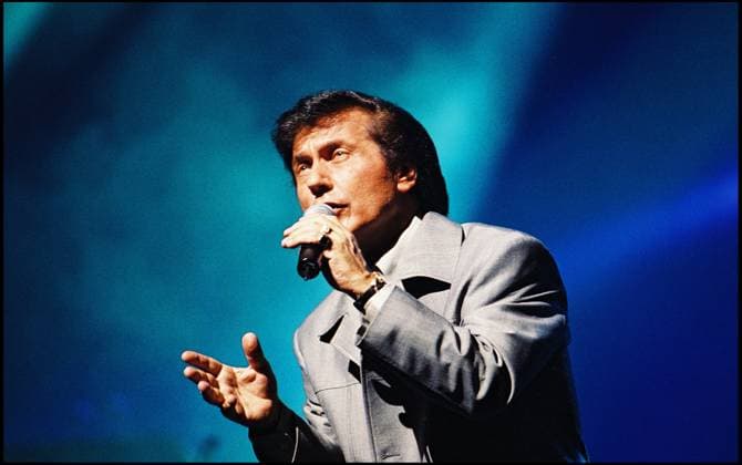 ARCHIVES - FRANK MICHAEL A L OLYMPIA EN 2001 Paris France Copyright: xCOADICxGUIRECx xBESTIMAGExCOADICxGUIRECx xBESTIMAGEx