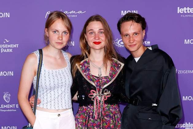 Vera Fay, Hille Norden und Luna Jordan beim Moin Mittsommerfest der Filmfoerderung von Hamburg und Schleswig-Holstein am 24.06.2025 in Hamburg Moin Mittsommerfest 2025 in Hamburg