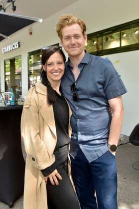 Nadja Jo Klapper und Johannes Heinrichs bei der Präsentation vom Tiergarten-Burger im Hard Rock Cafe. Berlin, 24.06.2025
