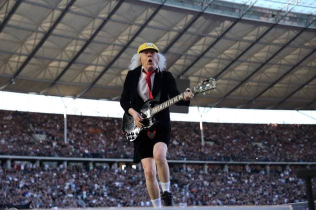 Entertainment Themen der Woche KW27 Bilder des Jahres 2025, Entertainment 06 Juni Entertainment Bilder des Tages Angus Young von der Band AC DC bei einem Konzert im Olympiastadion in Berlin, 30. Juni 2025. AC DC Konzert Berlin