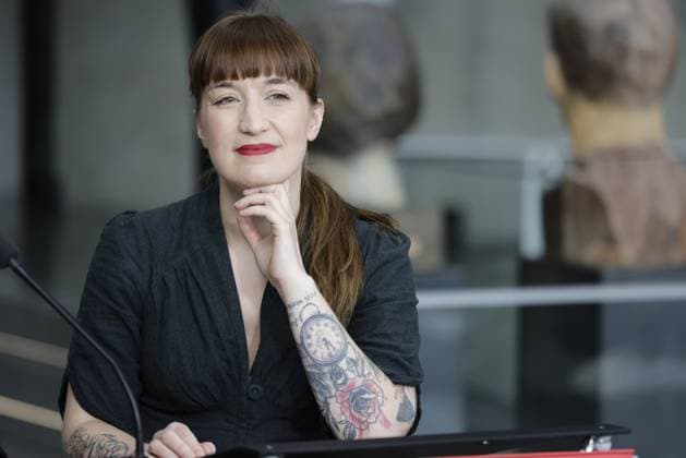 Bilder des Jahres 2025, News 07 Juli News Themen der Woche KW27 Heidi Reichinnek, Vorsitzende der Linksfraktion, Deutschland, Berlin, Konferenz: Deckel drauf! Mietengipfel der Linken im Bundestag, Pressestatement mit Heidi Reichinnek und Caren Lay