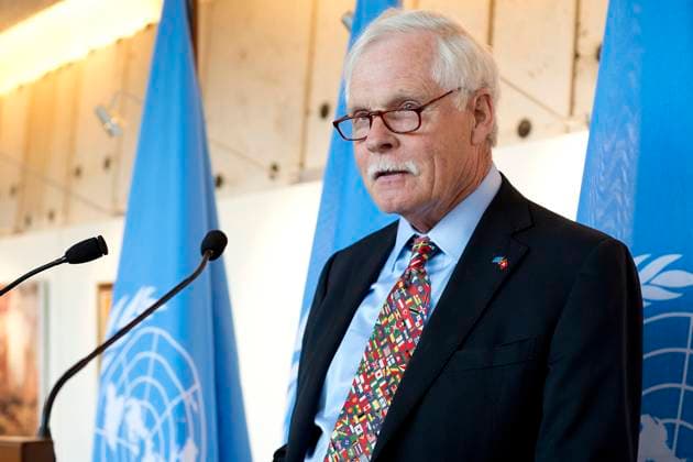 Info - Ted Turner, le fondateur de CNN, hospitalisé - Ted Turner participe à une réunion de l ONU à Genève le 13 mai 2014. Ted Turner ( left ) Chairman of the Board, Chairman, Turner Enterprises, Founder of CNN with Michael M?ller ( right ) acting Director-General of the UN Office at Geneva during visit to the Palais des Nations, Geneva of the Board of the UN Foundation. 13 May 2014. Genève Suisse Copyright: xUNxPhotoxviaxBestimagexUNxPhotoxviaxBestimagex