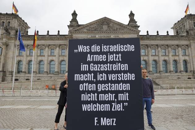 Bilder des Jahres 2025, News 07 Juli News Themen der Woche KW28 Deutschland, Berlin, Demonstration vor dem Bundestag, AVAAZ: Für die Kinder Gazas