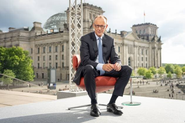 Bilder des Jahres 2025, News 07 Juli News Themen der Woche KW28 ARD-Hauptstadtstudio, Sommerinterview, Bundeskanzler Friedrich Merz ARD, Hauptstadtstudio, Berlin, Sommerinterview, Terrasse Marie-Elisabeth-Lüders-Haus, Bericht aus Berlin, Bundeskanzler Friedrich Merz Berlin Berlin GER