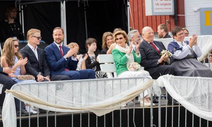 Le roi Harald, la reine Sonja, le prince Haakon, la princesse Ingrid Alexandra, Marius Borg Hoiby - La famille royale de Norvège lors du jubilé de 25 ans de règne du roi Harald de Norvège à Trondheim, le 23 juin 2016. King Harald celebrates his 25 year jubilee as King of Norway and today is the 25th anniversary of the king being blessed in Nidaros Cathedral in 1991, in Trodheim on June 23, 2016. Attending from the royal family are King Harald and Queen Sonja, Crown Prince Haakon, Crown Princess Mette-Marit, Princess Ingrid Alexandra, Prince Sverre Magnus and Mr Marius Borg Høiby, Princess Martha Louise with daughters Maud Angelica, Leah Isadora and Emma Tallulah and Princess Astrid, Mrs Ferner. Trondheim Norvège