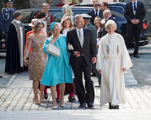 Prinzessin Astrid von Norwegen ist tot La princesse Martha Louise, son mari Ari Behn, la princesse Astrid - La famille royale de Norvège lors du jubilé de 25 ans de règne du roi Harald de Norvège à Trondheim, le 23 juin 2016. King Harald celebrates his 25 year jubilee as King of Norway and today is the 25th anniversary of the king being blessed in Nidaros Cathedral in 1991, in Trodheim on June 23, 2016. Attending from the royal family are King Harald and Queen Sonja, Crown Prince Haakon, Crown Princess Mette-Marit, Princess Ingrid Alexandra, Prince Sverre Magnus and Mr Marius Borg Høiby, Princess Martha Louise with daughters Maud Angelica, Leah Isadora and Emma Tallulah and Princess Astrid, Mrs Ferner. Trondheim Norvège