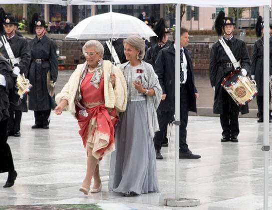 Prinzessin Astrid von Norwegen ist tot La princesse Astrid de Norvège et guest - Arrivées au dîner de gala du 80ème anniversaire du roi Harald et de la reine Sonja de Norvège à Oslo. Le 10 mai 2017 Oslo Norvège