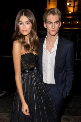 Kaia Gerber et son frère Presley Gerber - Arrivées à la soirée Her Time Omega à Paris le 29 septembre 2017. Pierre Perusseau Bestimage Her Time Omega arrivals as part of the Paris Fashion Week Womenswear Spring Summer 2018 on September 29, 2017 in Paris, France. Paris France Copyright: xPierrexPerusseaux xBestimagexPierrexPerusseaux xBestimagex