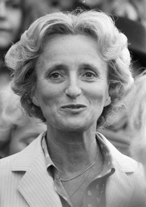 Archive - Bernadette Chirac aux vendanges des vignes du clos Montmartre à Paris, France, le 4 octobre 1982. Jean-Claude Woestelandt Bestimage Paris France Copyright: xJEAN-CLAUDExWOESTELANDTx xBESTIMAGExJEAN-CLAUDExWOESTELANDTx xBESTIMAGEx